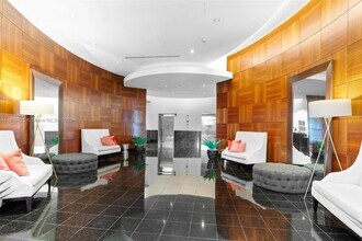 3000 Coral Wy in Coral Gables, FL - Foto de edificio - Building Photo