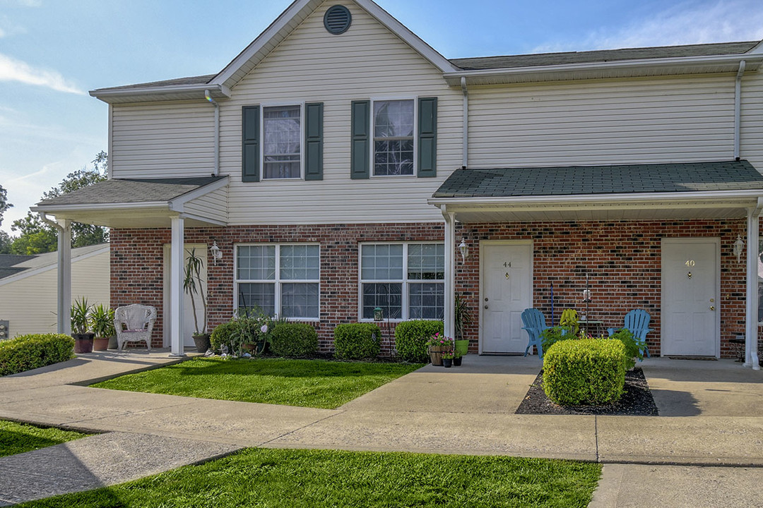 Canterbury Place in Elkins, WV - Building Photo