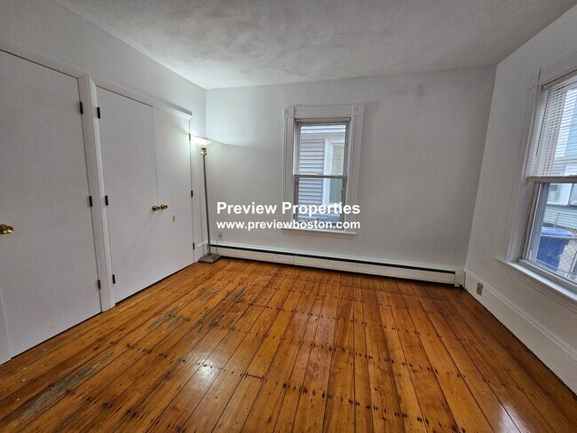 5 Lawrence Pl, Unit 1 in Boston, MA - Foto de edificio - Building Photo