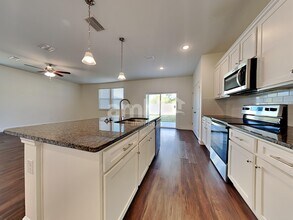 974 Tan Tara Trl in Jacksonville, FL - Foto de edificio - Building Photo