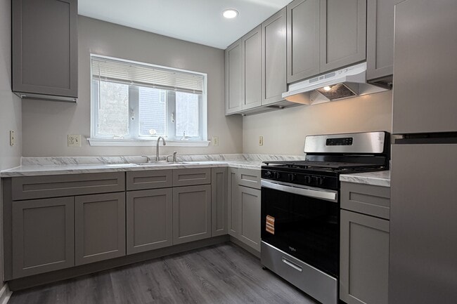 property at 1921 N 8th St