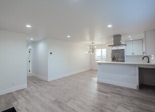 Knoxwood Apartments in Dallas, TX - Foto de edificio - Building Photo