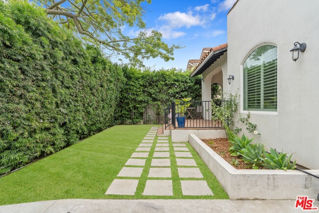 3812 Griffith View Dr in Los Angeles, CA - Building Photo - Building Photo