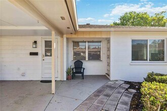 5020 Live Oak Cir in Bradenton, FL - Foto de edificio - Building Photo