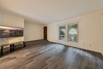 317 Bridge Pl in West Sacramento, CA - Building Photo - Building Photo