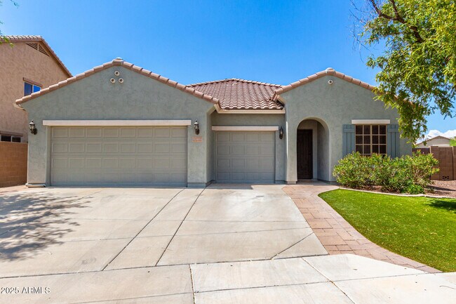 27112 N 56th Dr in Phoenix, AZ - Foto de edificio - Building Photo