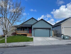 2312 S White Salmon Dr in Ridgefield, WA - Building Photo - Building Photo