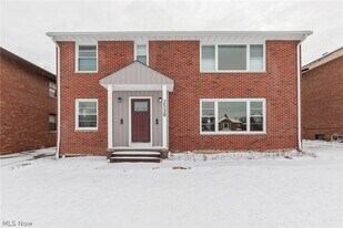 2539 Warrensville Center Rd in Cleveland, OH - Building Photo