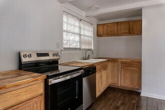 1118 Louise Dr in Tallahassee, FL - Building Photo - Building Photo