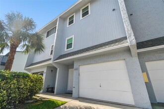 2659 St Joseph Dr in Dunedin, FL - Building Photo - Building Photo