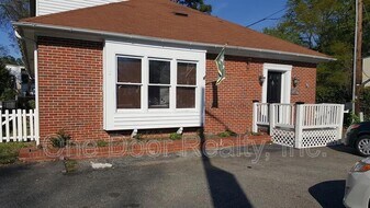 1107 Richmond Rd in Williamsburg, VA - Building Photo