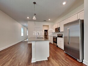 1111 Walden Pond Dr in Plant City, FL - Building Photo - Building Photo