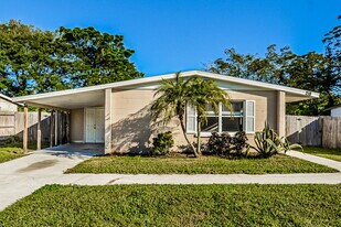 218 Woodmere Blvd in Sanford, FL - Building Photo