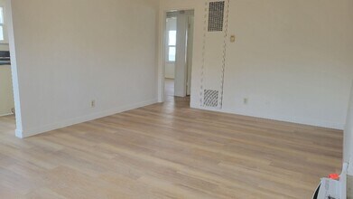 15914 Sherman Way in Los Angeles, CA - Building Photo - Building Photo