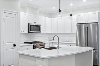 15 Lily Pond Ln in Lexington, MA - Building Photo - Building Photo