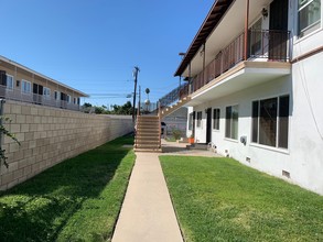 6713 Middleton St in Huntington Park, CA - Foto de edificio - Building Photo