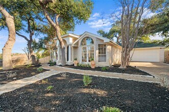 610 Cutty Trail in Lakeway, TX - Building Photo - Building Photo