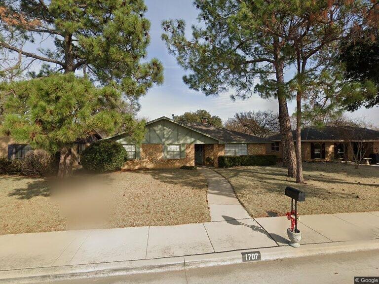 1707 Chisolm Trail in Lewisville, TX - Building Photo