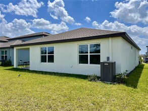 3893 Capri Coast Dr in Plant City, FL - Building Photo - Building Photo
