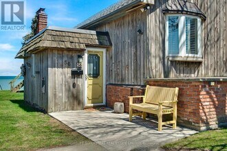 56 Seabreeze Crescent in Hamilton, ON - Building Photo - Building Photo