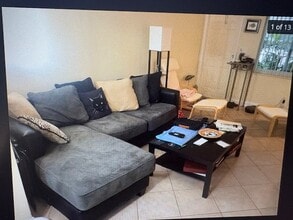 4201 Bougainvilla Dr in Lauderdale-by-the-Sea, FL - Foto de edificio - Building Photo