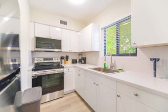 700 SW 11th Ave in Miami, FL - Building Photo - Building Photo
