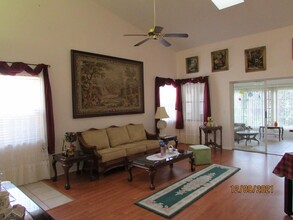 4271 SE Brittney Cir in Port St. Lucie, FL - Building Photo - Building Photo