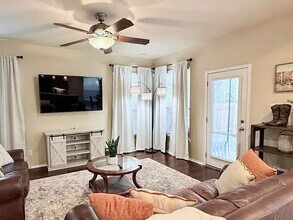 12407 Abbey Park in San Antonio, TX - Foto de edificio - Building Photo