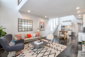 1309 Stainback Ave in Nashville, TN - Foto de edificio - Building Photo