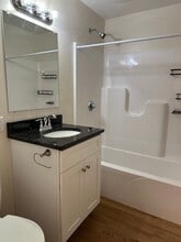 153 Providence Rd, Unit Apt N in Grafton, MA - Foto de edificio - Building Photo