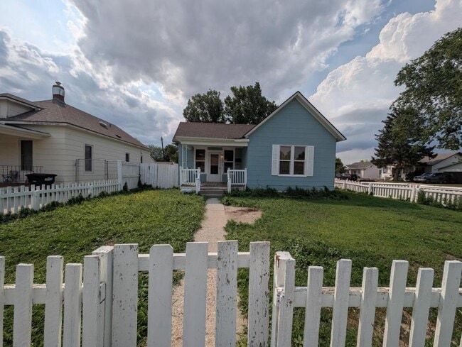 property at 331 N 6th St