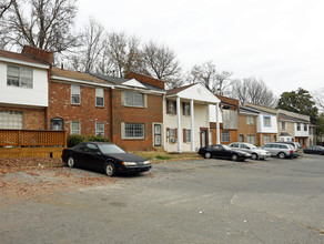 Raleigh Square Condonminiums in Memphis, TN - Building Photo - Building Photo