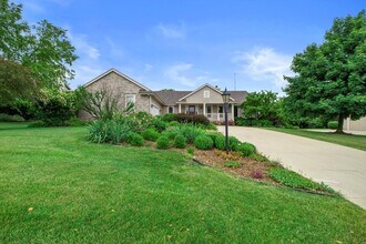 N54W16862 Autumn View Ln in Menomonee Falls, WI - Building Photo - Building Photo