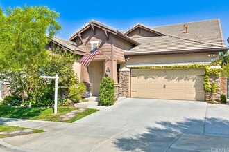 11199 Tesota Loop St in Corona, CA - Foto de edificio - Building Photo