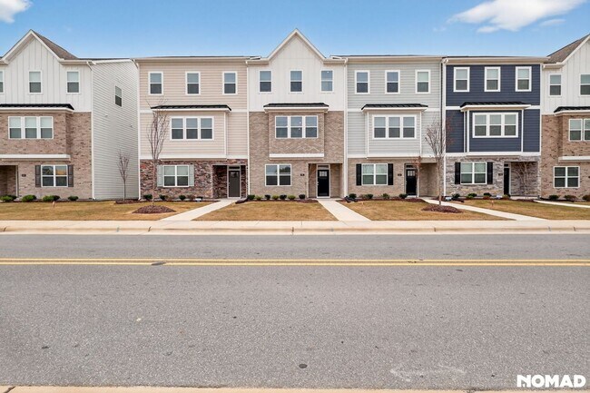 815 Washington St in Fuquay Varina, NC - Foto de edificio - Building Photo