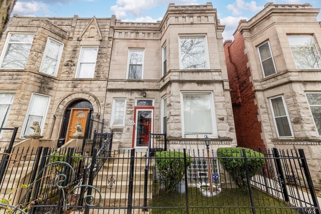 3827 W Flournoy St in Chicago, IL - Building Photo - Building Photo