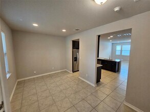 1721 Artesian Spgs Xing in Leander, TX - Building Photo - Building Photo