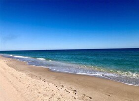 2000 S Ocean Blvd, Unit #5 in Pompano Beach, FL - Building Photo