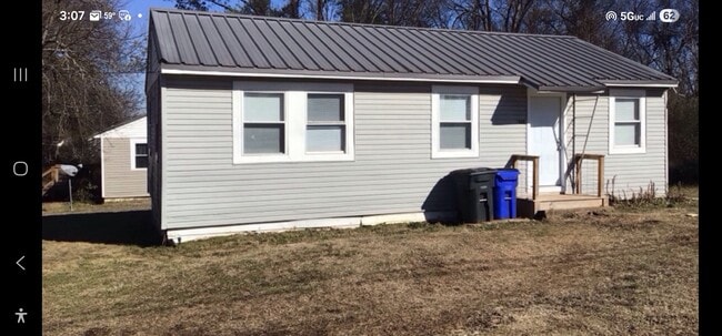 property at 505 S Magnolia St