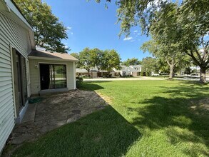 1007 Bayshore Dr in Schaumburg, IL - Building Photo - Building Photo