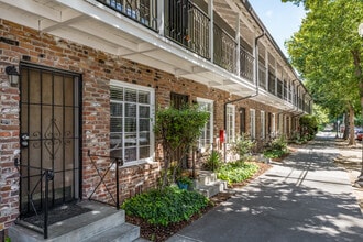 1510 18th St in Sacramento, CA - Foto de edificio - Building Photo