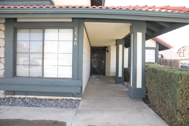 3540 Stillmeadow Ln in Lancaster, CA - Building Photo - Building Photo
