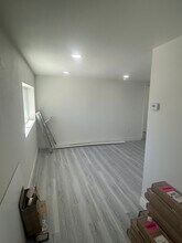 210 W Monroe Ave, Unit A in Las Vegas, NV - Foto de edificio - Building Photo