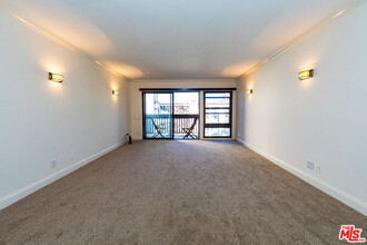 7742 Redlands St in Los Angeles, CA - Building Photo - Building Photo