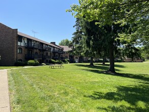 Carriage Hill Apartments: A 55 and Better Community in Canton, OH - Building Photo - Building Photo