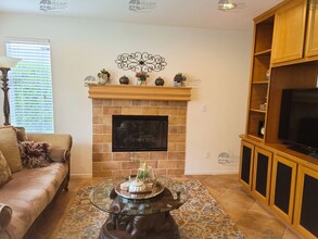 153 Canyon Creek Way in Oceanside, CA - Building Photo - Building Photo