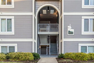 Peppertree Condominiums in Virginia Beach, VA - Building Photo - Building Photo