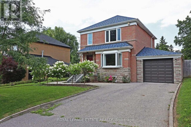 86 Midland Ave in Toronto, ON - Building Photo - Building Photo