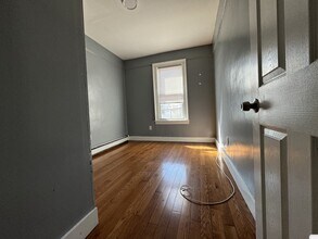 142 Armstrong Ave in Jersey City, NJ - Building Photo - Building Photo