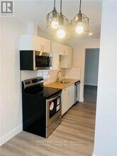 8 Homestead Crescent in London, ON - Building Photo - Building Photo